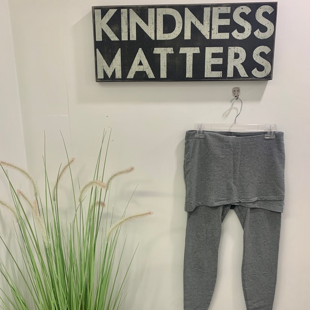 Cabi M'Leggings Skirted Leggings Grey ~ size S